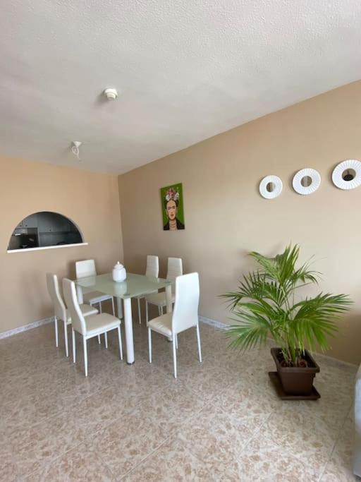 Lovely 1 Bedroom Apartment With Sea Views And Pool Estepona Eksteriør billede