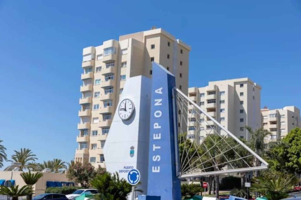 Lovely 1 Bedroom Apartment With Sea Views And Pool Estepona Eksteriør billede
