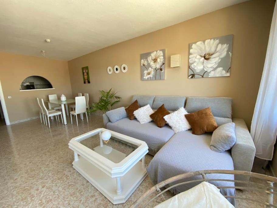Lovely 1 Bedroom Apartment With Sea Views And Pool Estepona Eksteriør billede