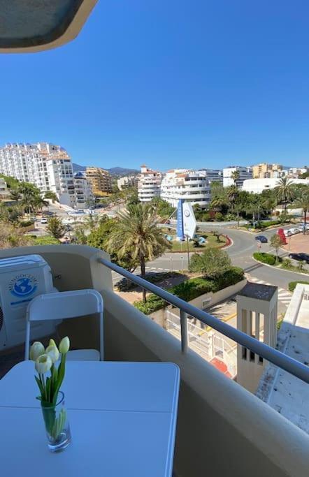 Lovely 1 Bedroom Apartment With Sea Views And Pool Estepona Eksteriør billede