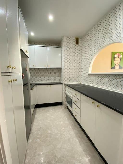 Lovely 1 Bedroom Apartment With Sea Views And Pool Estepona Eksteriør billede